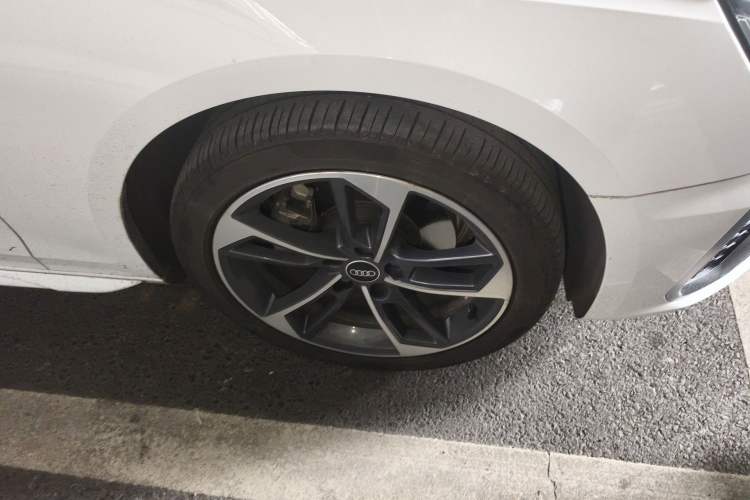 Used Audi A4L 2024 40 TFSI Fashion Dynamic Model Right Front Wheel Hub