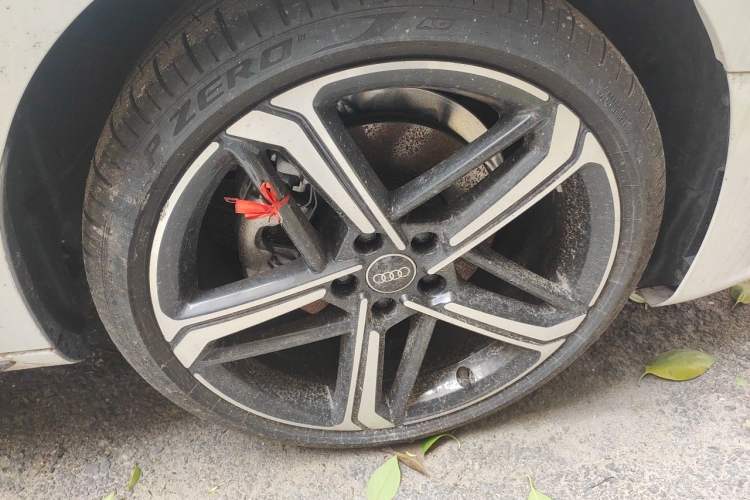Used Audi A4L 2024 40 TFSI Luxury Dynamic Edition Right Front Wheel Hub