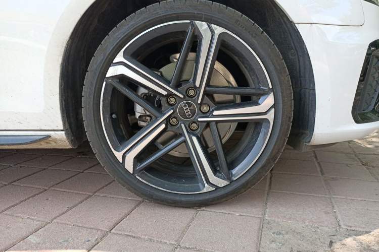 Used Audi A4L 2024 40 TFSI Luxury Dynamic Edition Right Front Wheel Hub