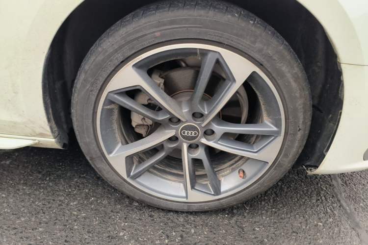 Used Audi A4L 2024 40 TFSI Fashion Dynamic Model Right Front Wheel Hub