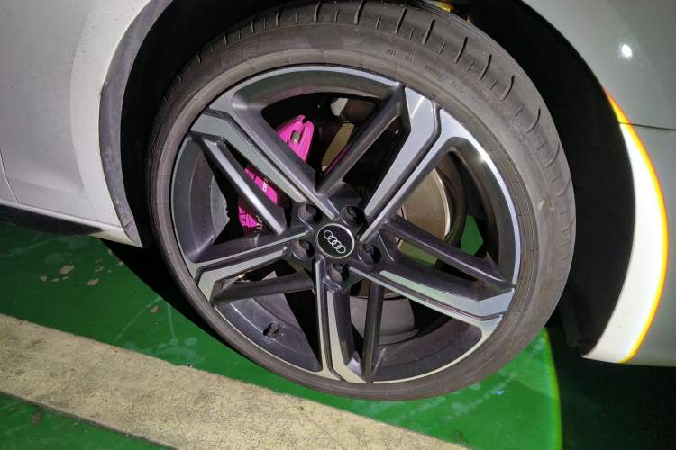 Used Audi A4L 2024 40 TFSI Luxury Dynamic Edition Right Front Wheel Hub