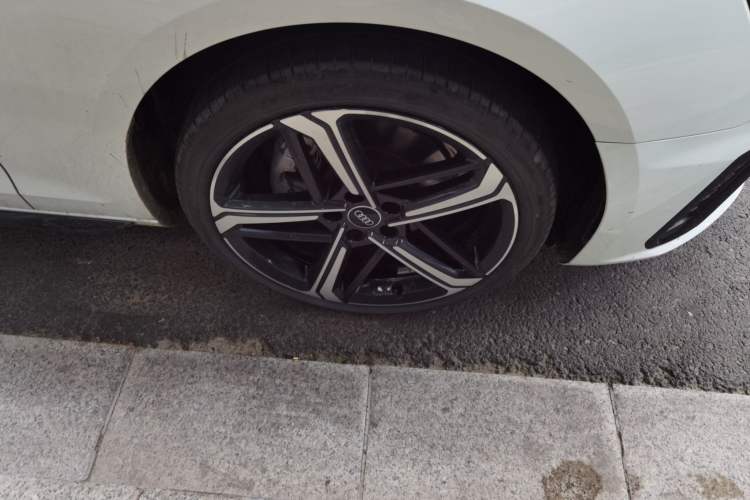Used Audi A4L 2024 40 TFSI Luxury Dynamic Edition Right Front Wheel Hub