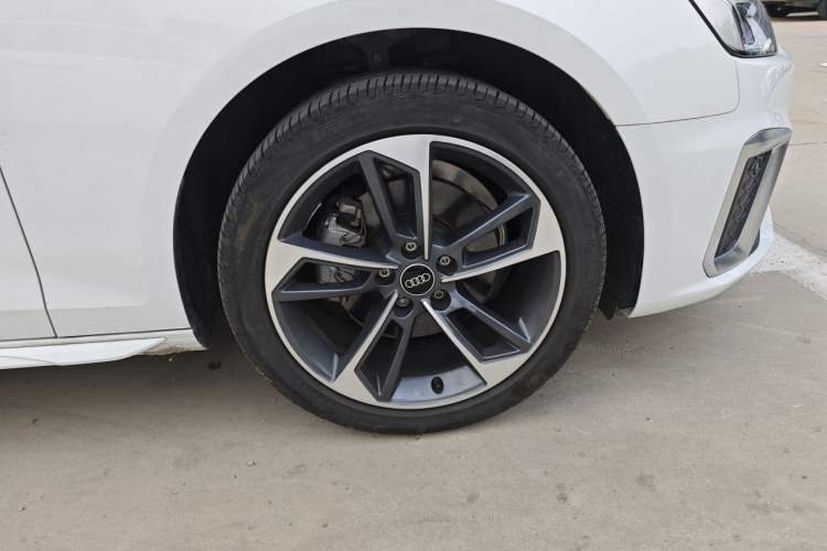 Used Audi A4L 2024 40 TFSI Fashion Dynamic Model Right Front Wheel Hub