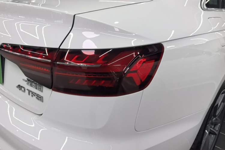 Used Audi A4L 2024 40 TFSI Fashion Dynamic Model Right Rear Taillight