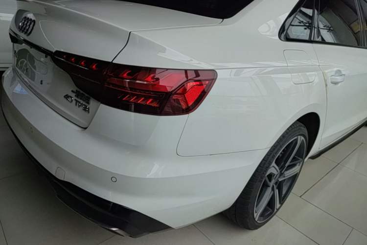 Used Audi A4L 2024 40 TFSI Luxury Dynamic Edition Right Rear Taillight