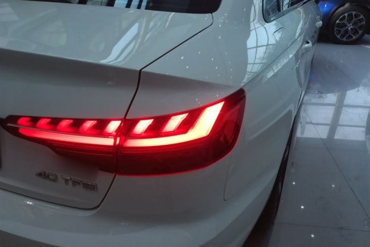 Used Audi A4L 2024 40 TFSI Luxury Dynamic Edition Right Rear Taillight