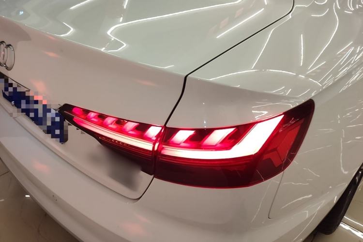 Used Audi A4L 2024 40 TFSI Fashion Dynamic Model Right Rear Taillight