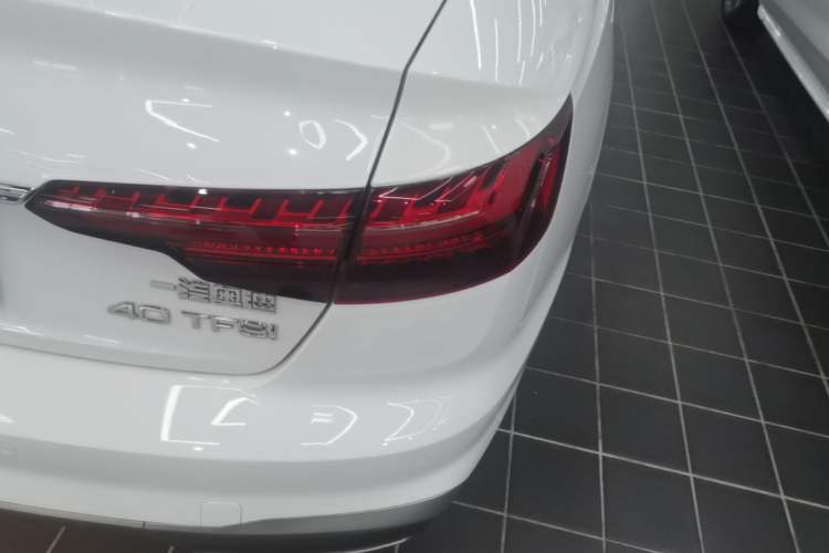 Used Audi A4L 2024 40 TFSI Fashion Dynamic Model Right Rear Taillight