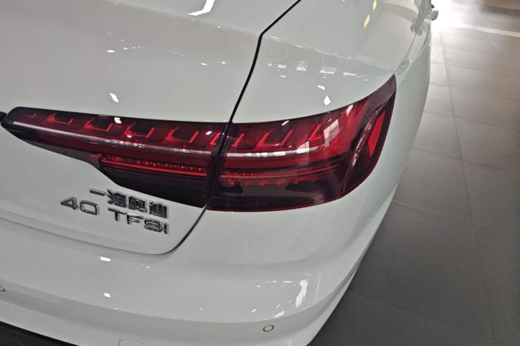Used Audi A4L 2024 40 TFSI Luxury Dynamic Edition Right Rear Taillight