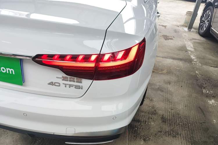 Used Audi A4L 2024 40 TFSI Fashion Dynamic Model Right Rear Taillight