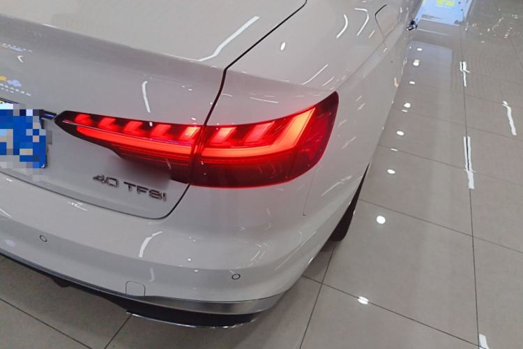 Used Audi A4L 2024 40 TFSI Fashion Dynamic Model Right Rear Taillight