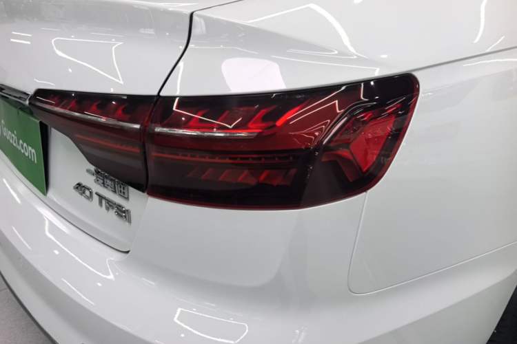 Used Audi A4L 2024 40 TFSI Fashion Dynamic Model Right Rear Taillight