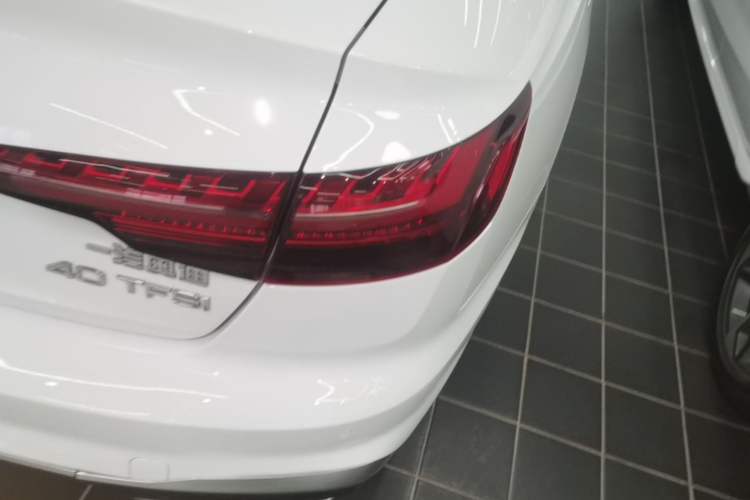 Used Audi A4L 2024 40 TFSI Fashion Dynamic Model Right Rear Taillight