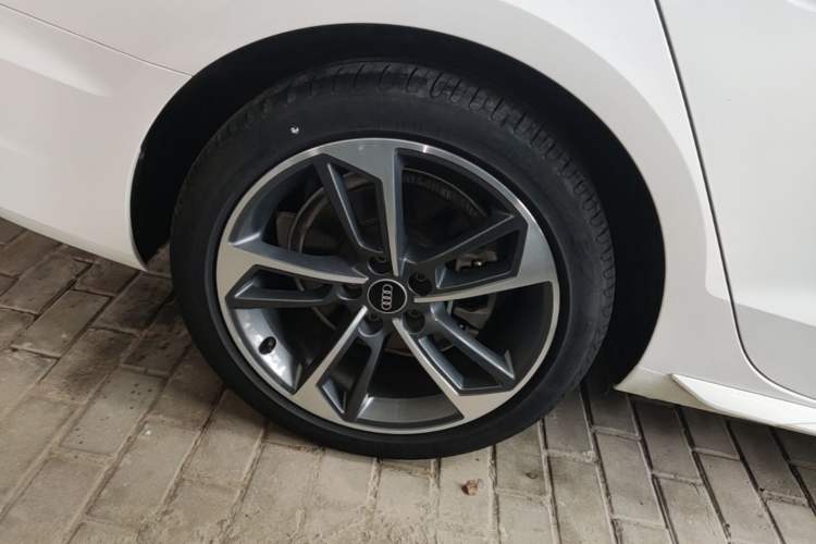Used Audi A4L 2024 40 TFSI Fashion Dynamic Model Right Rear Wheel Hub