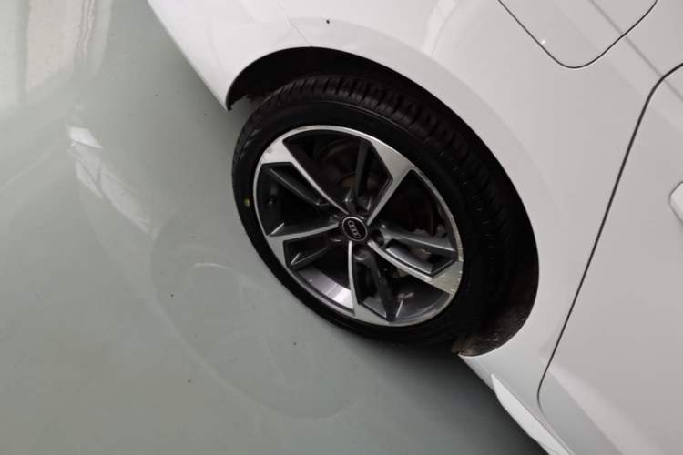 Used Audi A4L 2024 40 TFSI Fashion Dynamic Model Right Rear Wheel Hub