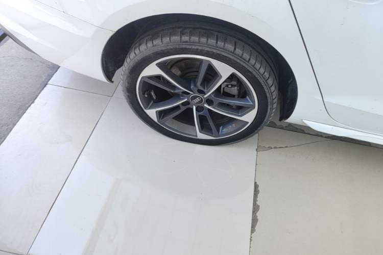 Used Audi A4L 2024 40 TFSI Fashion Dynamic Model Right Rear Wheel Hub