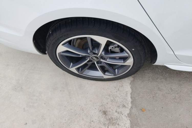 Used Audi A4L 2024 40 TFSI Fashion Dynamic Model Right Rear Wheel Hub