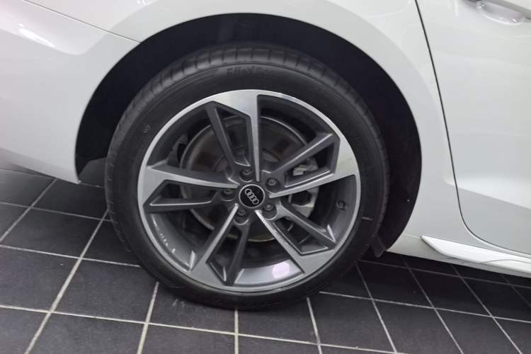 Used Audi A4L 2024 40 TFSI Fashion Dynamic Model Right Rear Wheel Hub