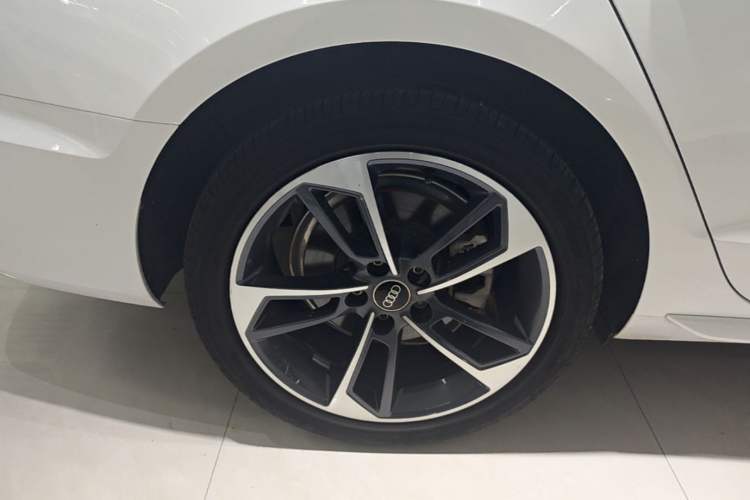 Used Audi A4L 2024 40 TFSI Fashion Dynamic Model Right Rear Wheel Hub