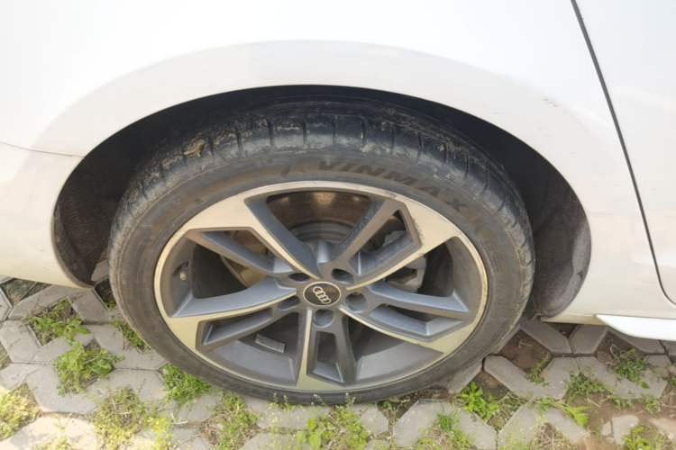 Used Audi A4L 2024 40 TFSI Fashion Dynamic Model Right Rear Wheel Hub
