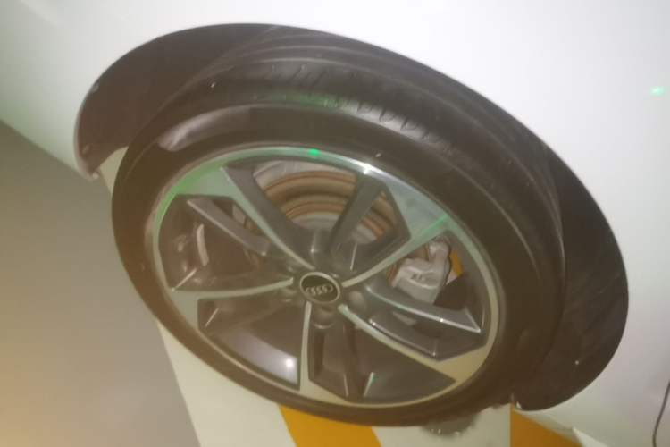 Used Audi A4L 2024 40 TFSI Fashion Dynamic Model Right Rear Wheel Hub