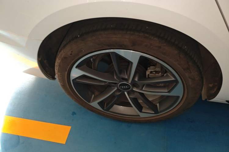 Used Audi A4L 2024 40 TFSI Fashion Dynamic Model Right Rear Wheel Hub