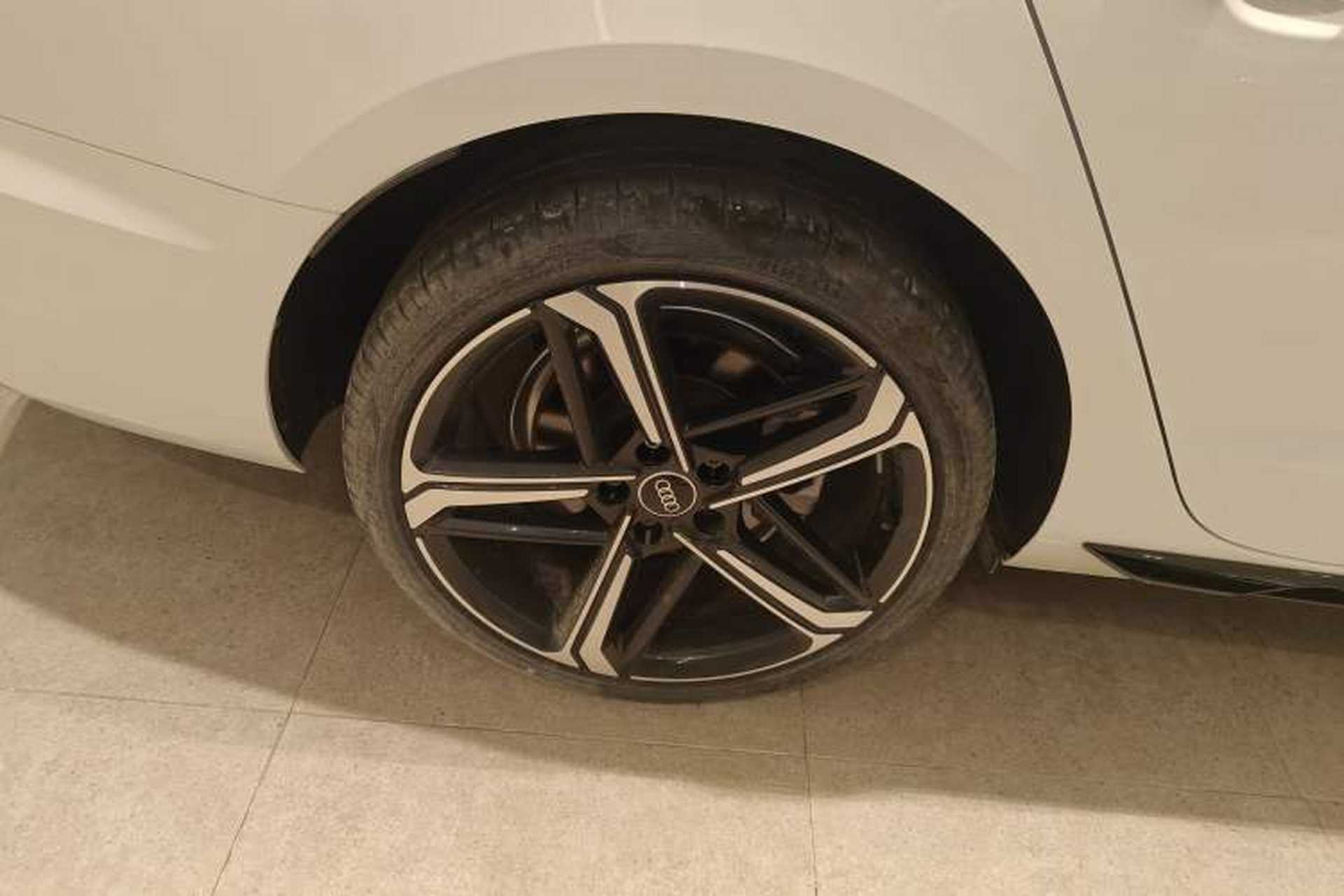 Used Audi A4L 2024 40 TFSI Luxury Dynamic Edition Right Rear Wheel Hub