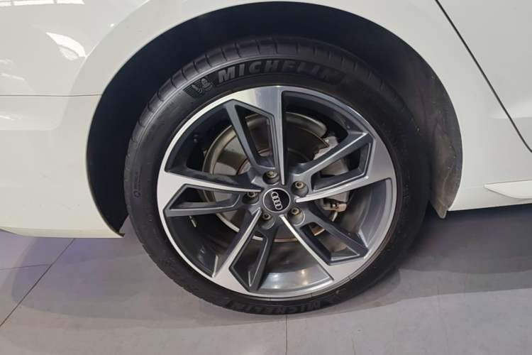 Used Audi A4L 2024 40 TFSI Fashion Dynamic Model Right Rear Wheel Hub