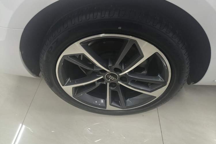 Used Audi A4L 2024 40 TFSI Fashion Dynamic Model Right Rear Wheel Hub