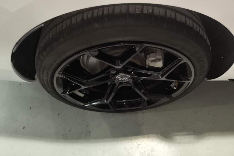 Used Audi A4L 2024 40 TFSI Luxury Dynamic Edition Right Rear Wheel Hub