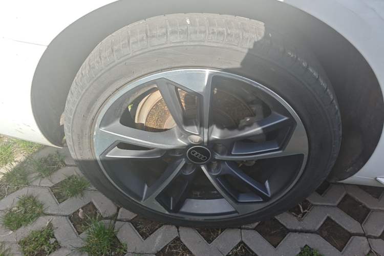 Used Audi A4L 2024 40 TFSI Fashion Dynamic Model Right Rear Wheel Hub