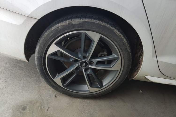 Used Audi A4L 2024 40 TFSI Fashion Dynamic Model Right Rear Wheel Hub