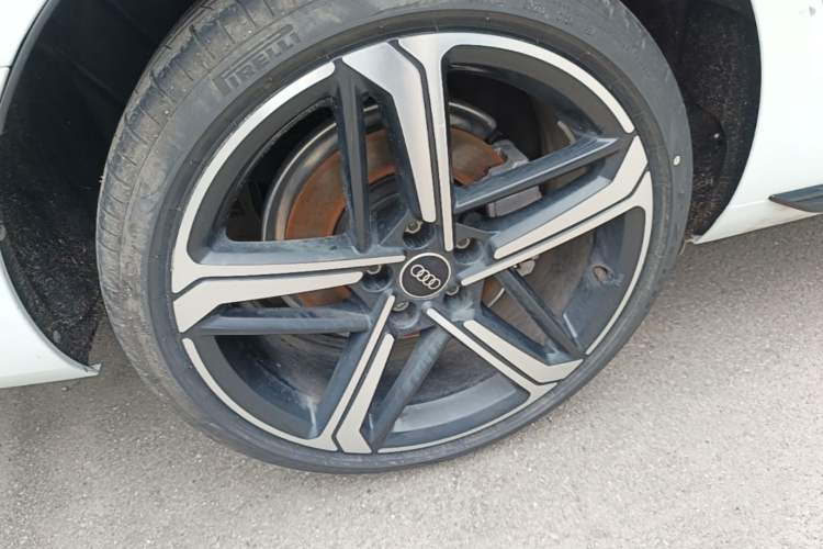 Used Audi A4L 2024 40 TFSI Luxury Dynamic Edition Right Rear Wheel Hub