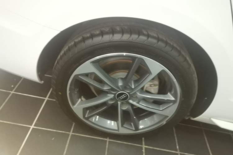 Used Audi A4L 2024 40 TFSI Fashion Dynamic Model Right Rear Wheel Hub