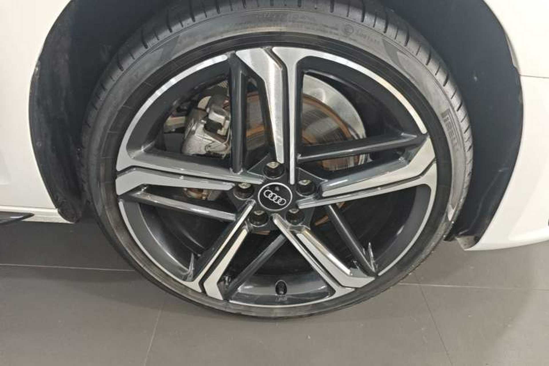 Used Audi A4L 2024 40 TFSI Luxury Dynamic Edition Right Rear Wheel Hub