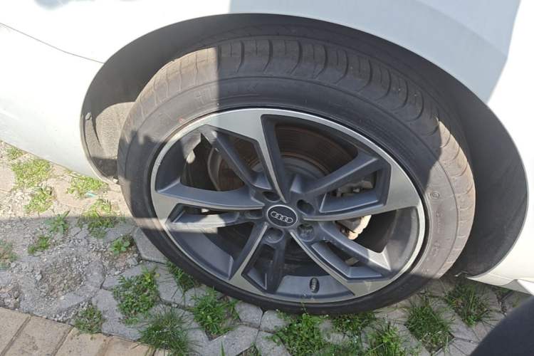 Used Audi A4L 2024 40 TFSI Fashion Dynamic Model Right Rear Wheel Hub