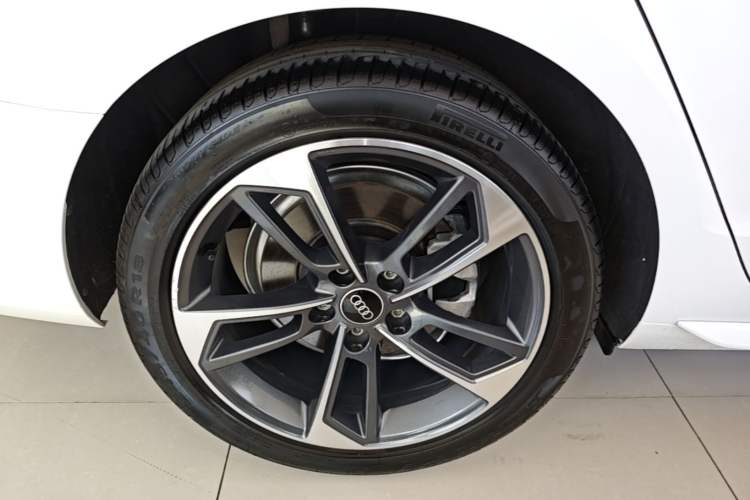Used Audi A4L 2024 40 TFSI Fashion Dynamic Model Right Rear Wheel Hub