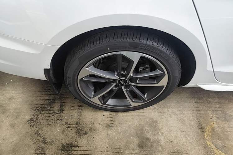 Used Audi A4L 2024 40 TFSI Fashion Dynamic Model Right Rear Wheel Hub