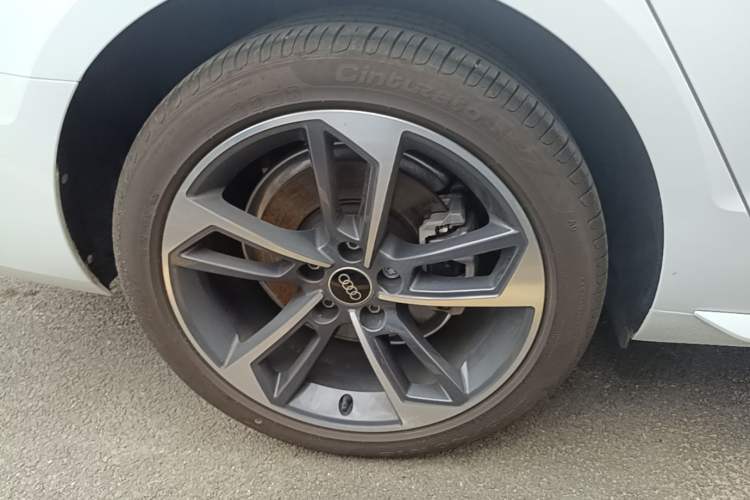 Used Audi A4L 2024 40 TFSI Fashion Dynamic Model Right Rear Wheel Hub
