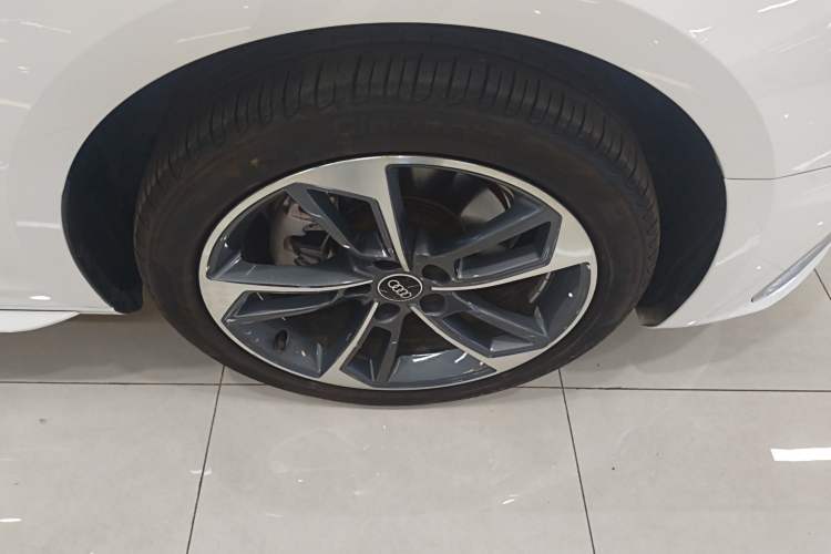 Used Audi A4L 2024 40 TFSI Fashion Dynamic Model Right Rear Wheel Hub