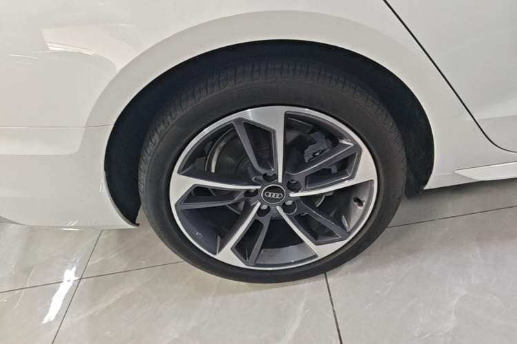Used Audi A4L 2024 40 TFSI Fashion Dynamic Model Right Rear Wheel Hub