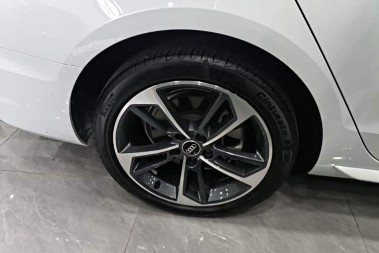 Used Audi A4L 2024 40 TFSI Fashion Dynamic Model Right Rear Wheel Hub
