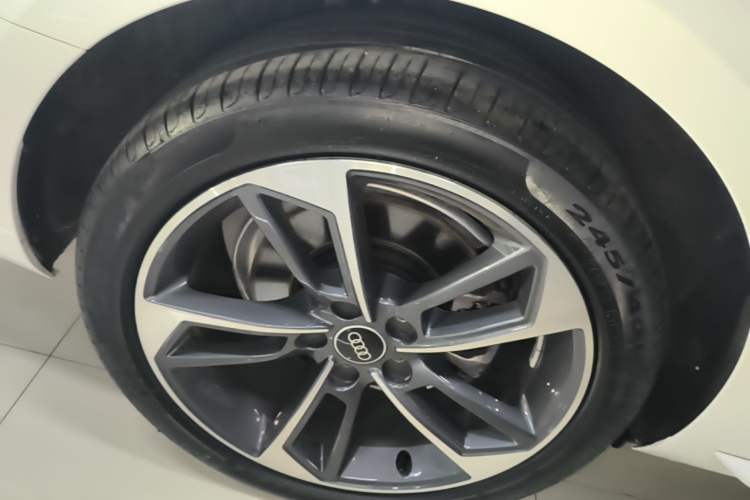 Used Audi A4L 2024 40 TFSI Fashion Dynamic Model Right Rear Wheel Hub