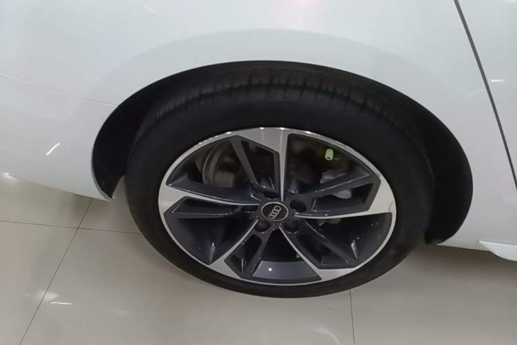Used Audi A4L 2024 40 TFSI Fashion Dynamic Model Right Rear Wheel Hub