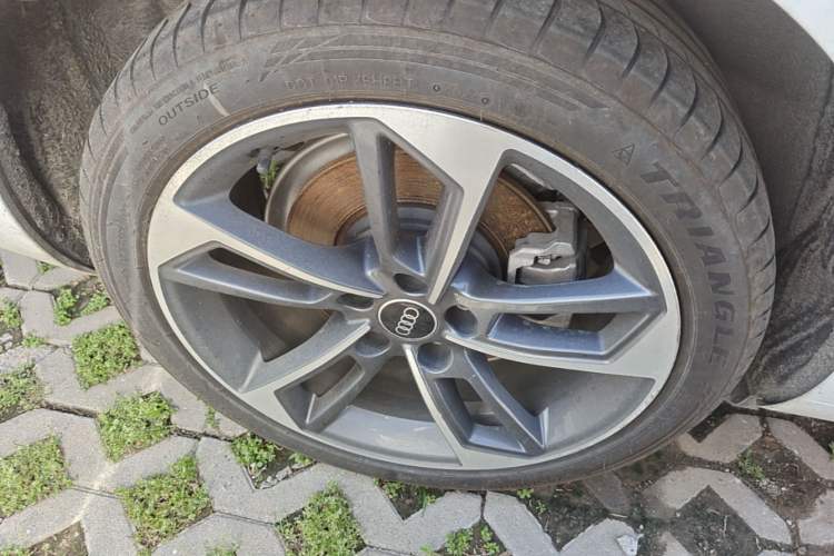Used Audi A4L 2024 40 TFSI Fashion Dynamic Model Right Rear Wheel Hub