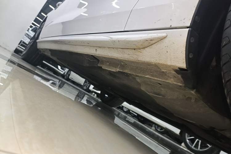 Used Audi A4L 2024 40 TFSI Fashion Dynamic Model Right Side Sill