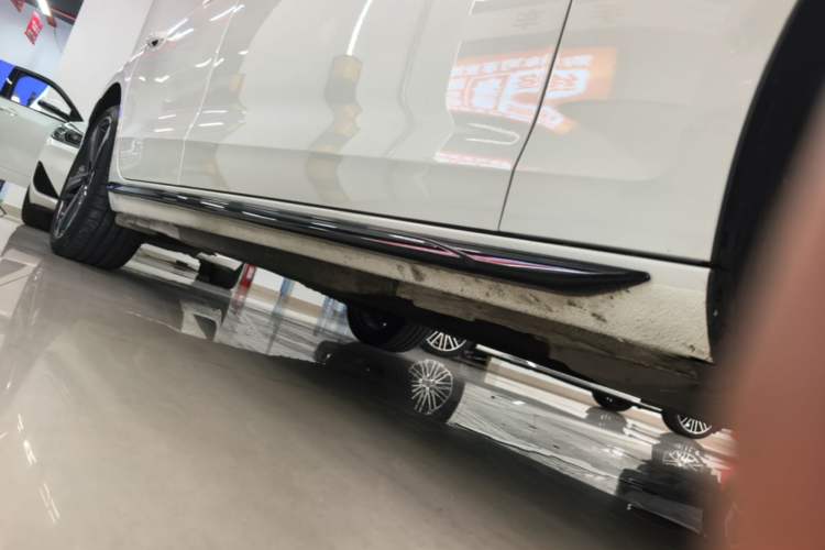 Used Audi A4L 2024 40 TFSI Luxury Dynamic Edition Right Side Sill