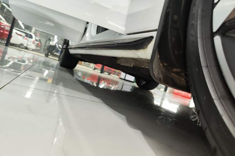 Used Audi A4L 2024 40 TFSI Luxury Dynamic Edition Right Side Sill