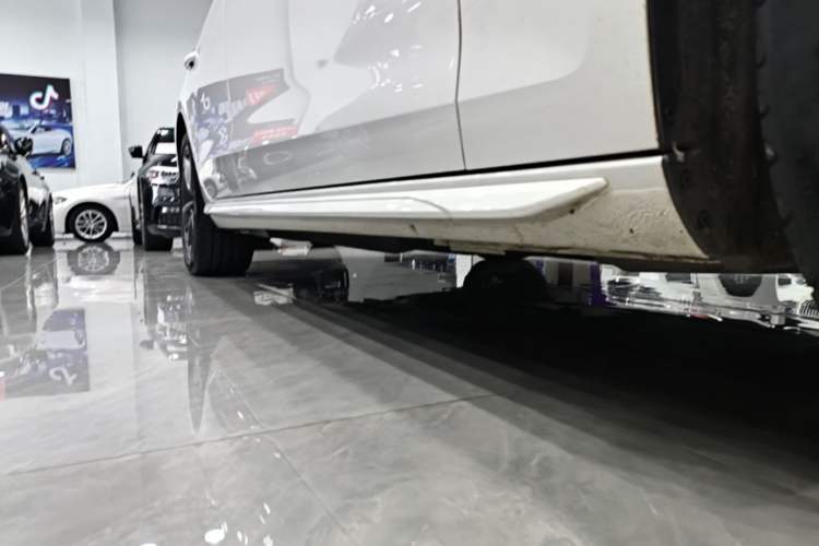 Used Audi A4L 2024 40 TFSI Fashion Dynamic Model Right Side Sill