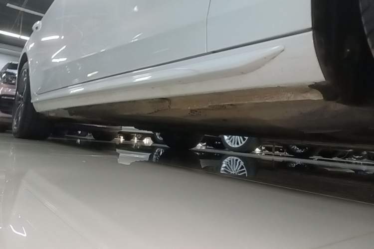 Used Audi A4L 2024 40 TFSI Fashion Dynamic Model Right Side Sill